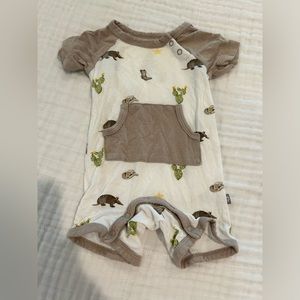 Kyte Romper Short Sleeve Texas Rodeo Cowboy 0-3. Like new- selling more Kyte